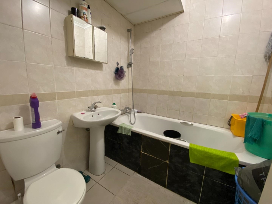 1 Bedroom Property for Sale in Wynberg Western Cape